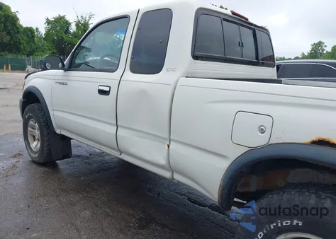 1999 Toyota Tacoma z USA, uszkodzony, nr VIN 4TAWN72N2XZ503270